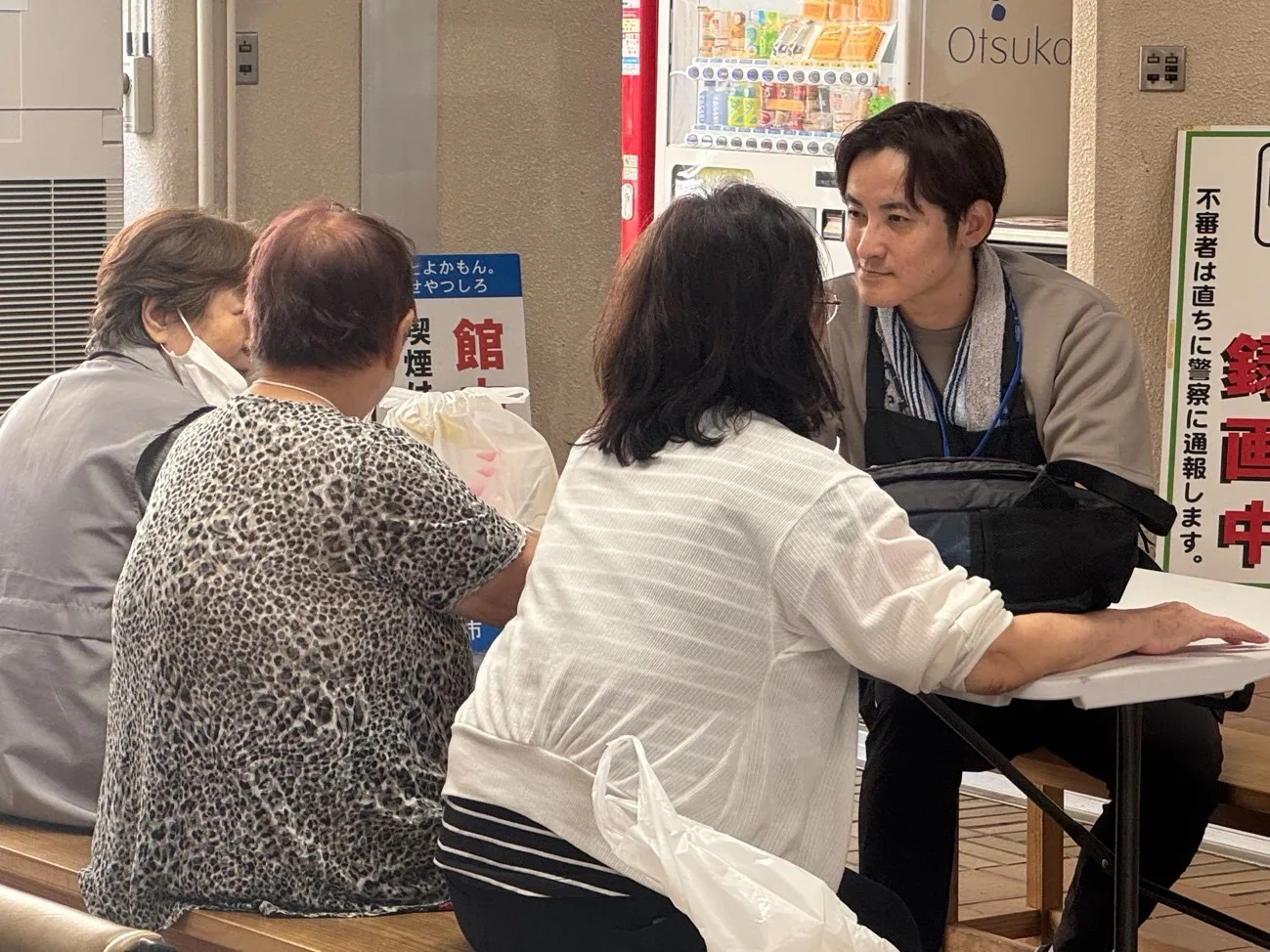 熊本地震の支援活動として「カフェデモンク」による傾聴活動を行う原医師